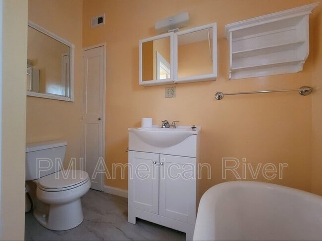 Building Photo - 1222 U St