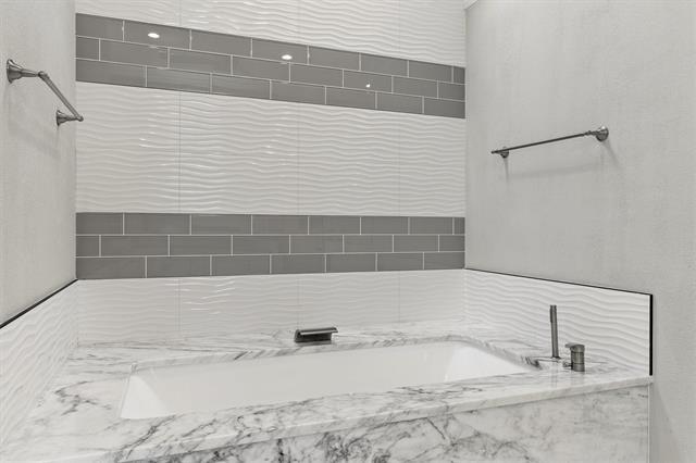 Building Photo - 209 Carriage Hill Ln