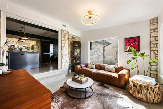 Building Photo - 6713 Winterberry Dr