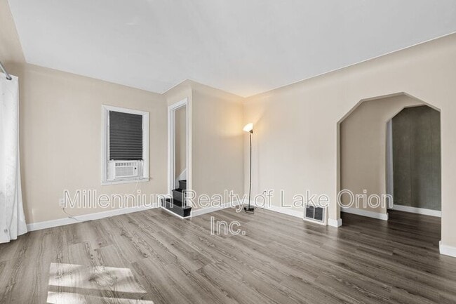 Building Photo - 697 Lounsbury Ave