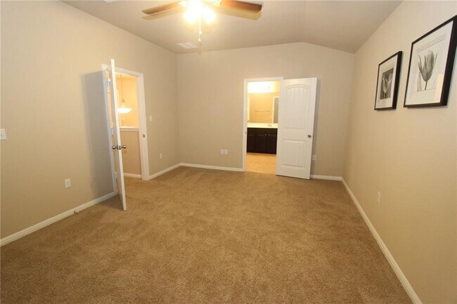 Building Photo - 1044 Britt Ln