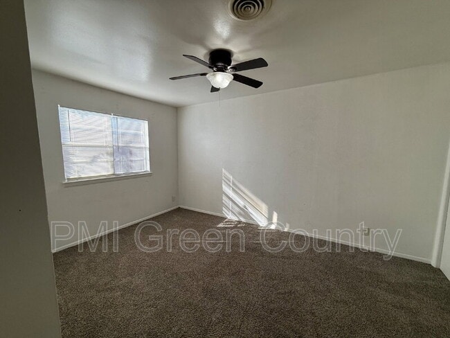 Building Photo - 4704 S Darlington Ave