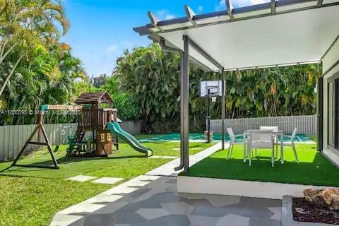 Building Photo - 6140 SW 56th Ct