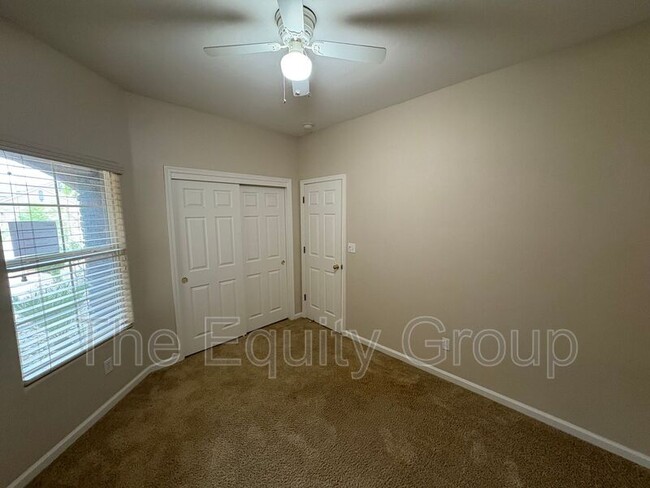 Building Photo - 4911 W Elkhorn Ave