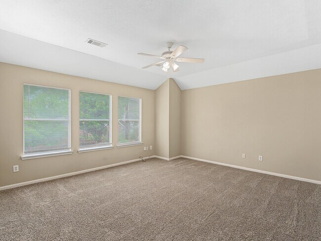 Building Photo - 2026 Mossy Trail Dr