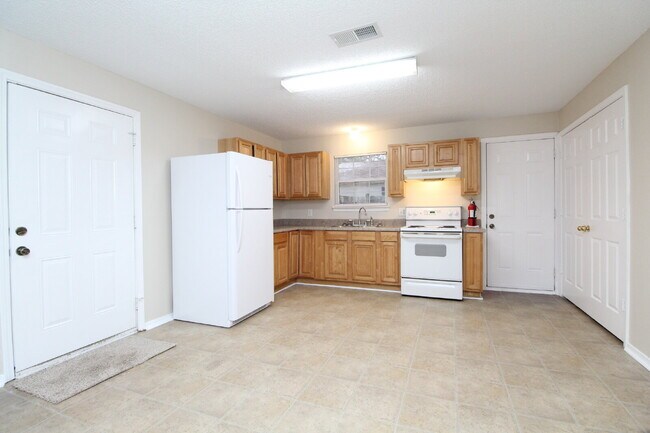 Building Photo - Updated 3BR Patio Home in Brownsville with Open Living Layout, Interior Laundry, Easy-Care Yard &...