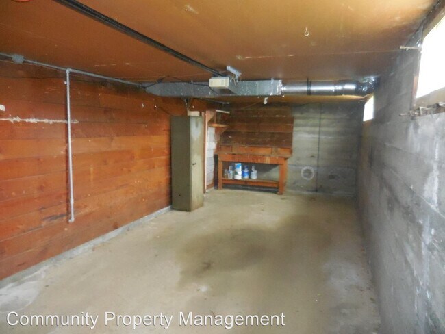 Building Photo - 3 br, 1 bath House - 914  Clatsop Ave