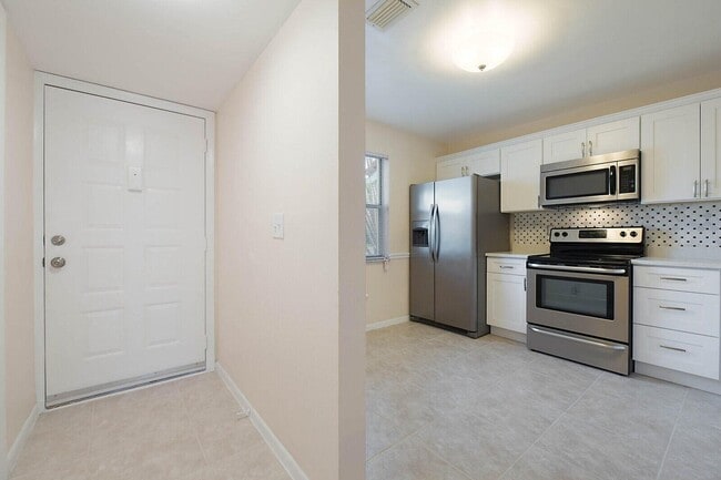 Building Photo - 6384 Boca Cir