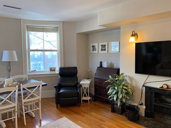 Building Photo - 29 Bowdoin St