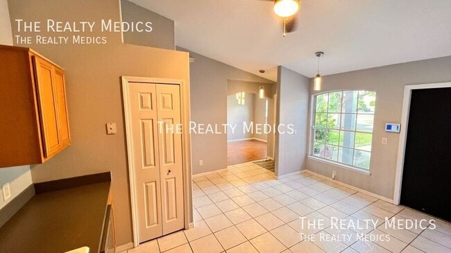 Building Photo - 2132 Falkner Rd