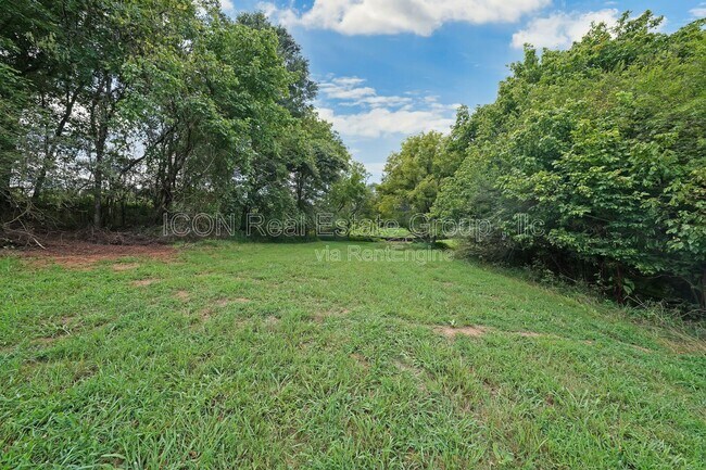 Building Photo - 251 Hog Farm Cir