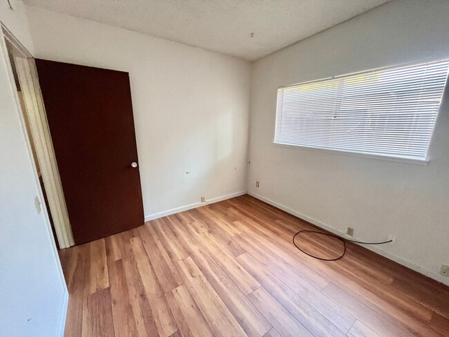 Building Photo - Charming 2-bedroom, 1-bath duplex with a yard