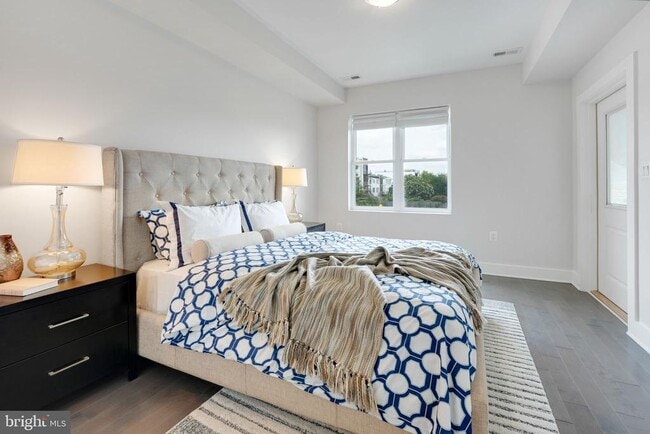 Building Photo - 3821 14th St NW