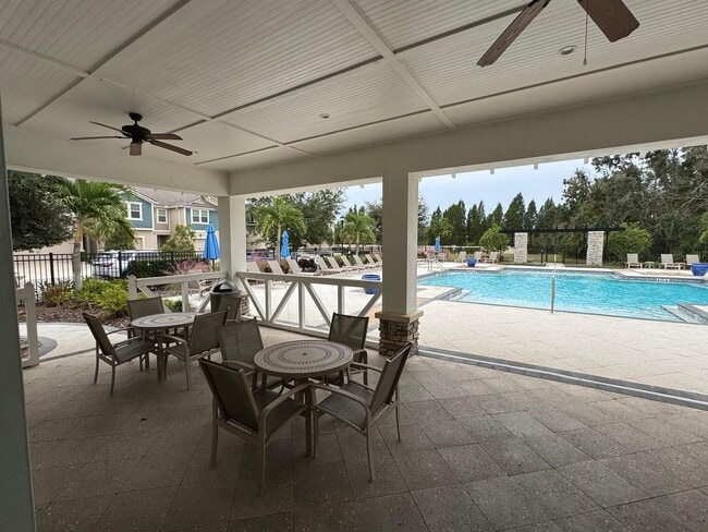 Building Photo - Beautifully maintained 3-bedroom, 2.5-bath townhome