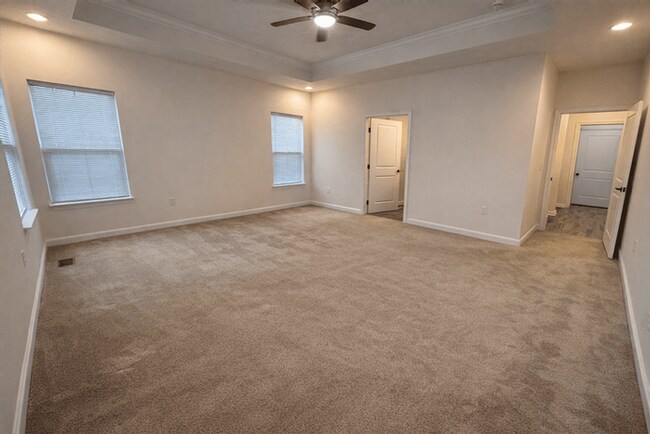 Building Photo - 10279 Benjamin Way