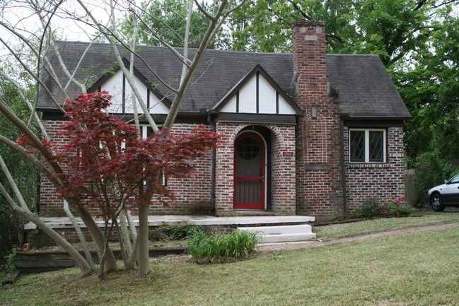 Primary Photo - 1003 Bellevue Pl