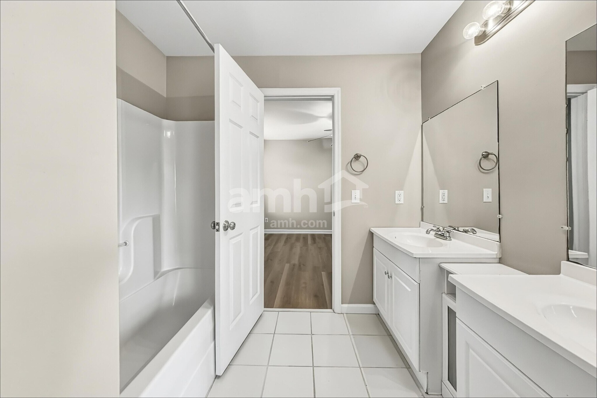 Building Photo - 45 Wintergreen Dr