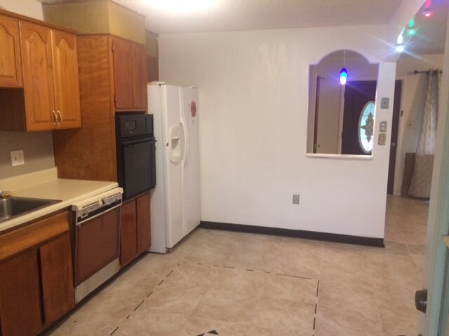 Building Photo - 12 Marsh Ave NW