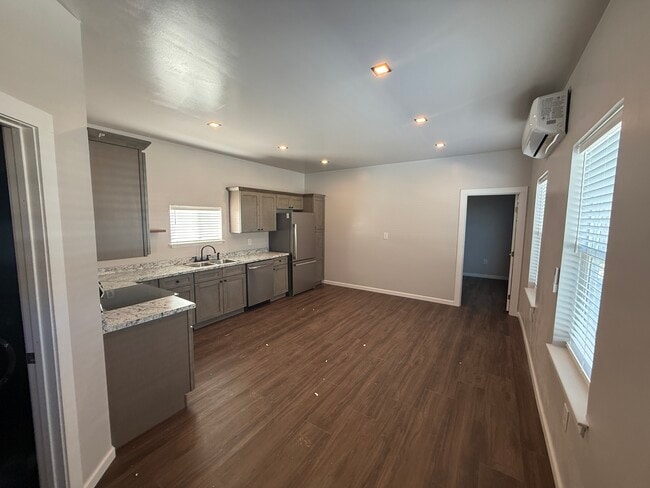 Building Photo - 167 Finn Ln