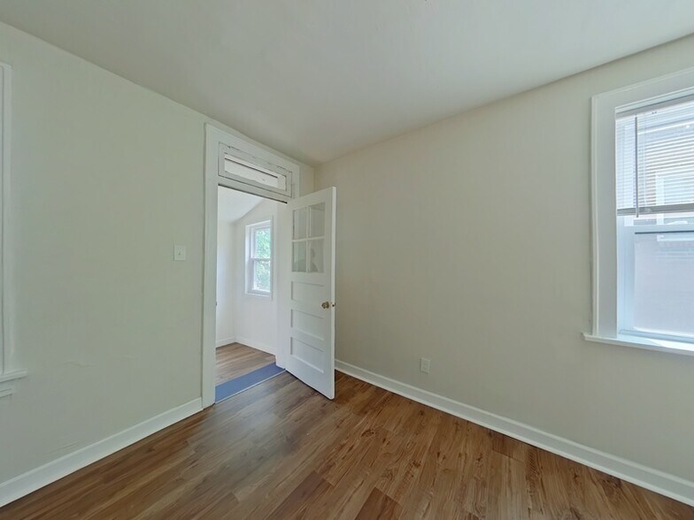 Building Photo - 3722 Winnebago St