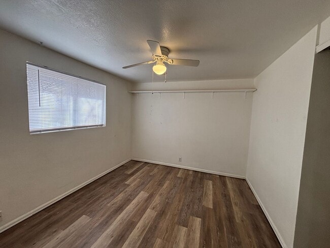 Building Photo - 917 2nd St