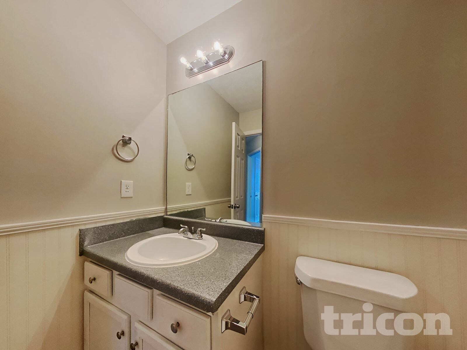 Building Photo - 15 Woodwind Dr