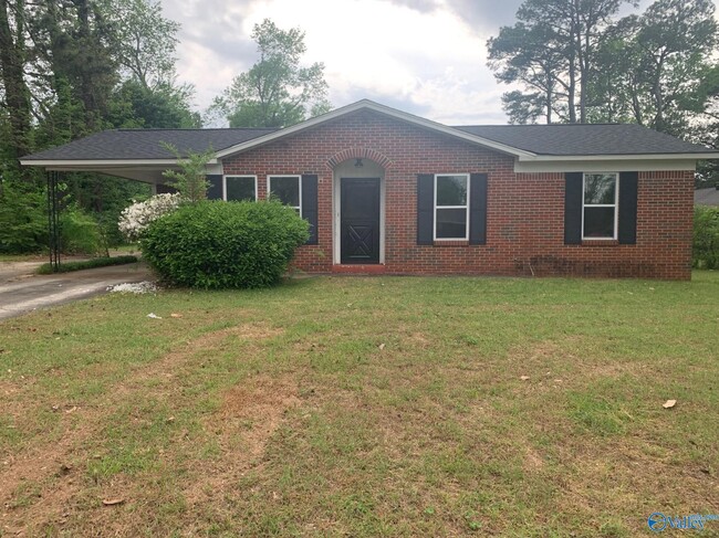 Primary Photo - 208 Longview St
