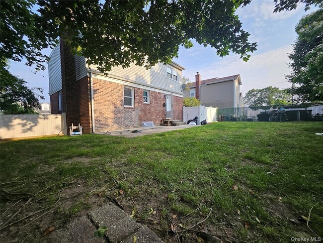 Building Photo - 1571 Powers Ave
