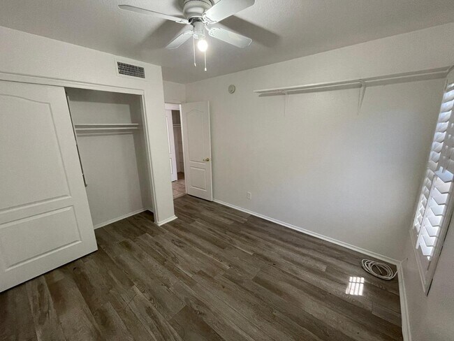 Building Photo - 2460 E Whitten St