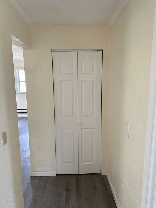 Building Photo - North Gate - Cozy 2 bed/ 1 bath house with...