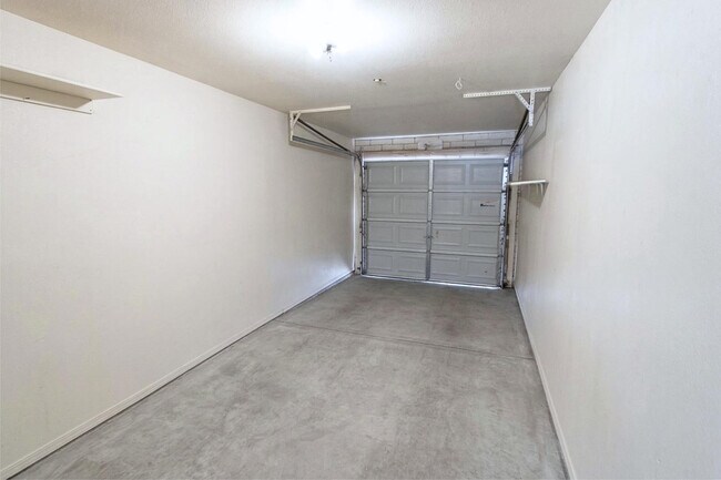 Building Photo - 8590 W Magnum Dr