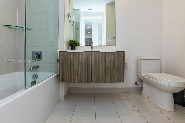 Building Photo - 6401 NW 103rd Pl