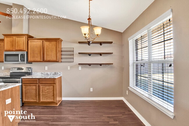 Building Photo - 33633 Field Stone Ln