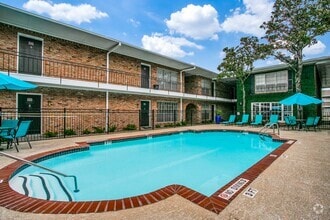 Building Photo - Bellaire Oaks Apartments