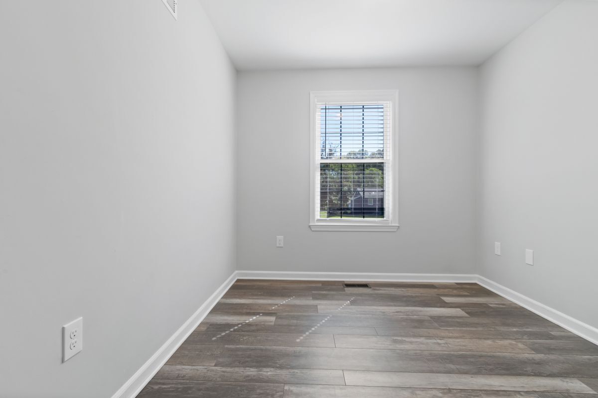 Building Photo - 680 Chestnut Springs Ln
