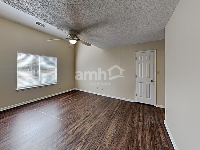 Building Photo - 9319 Cedar River Rd