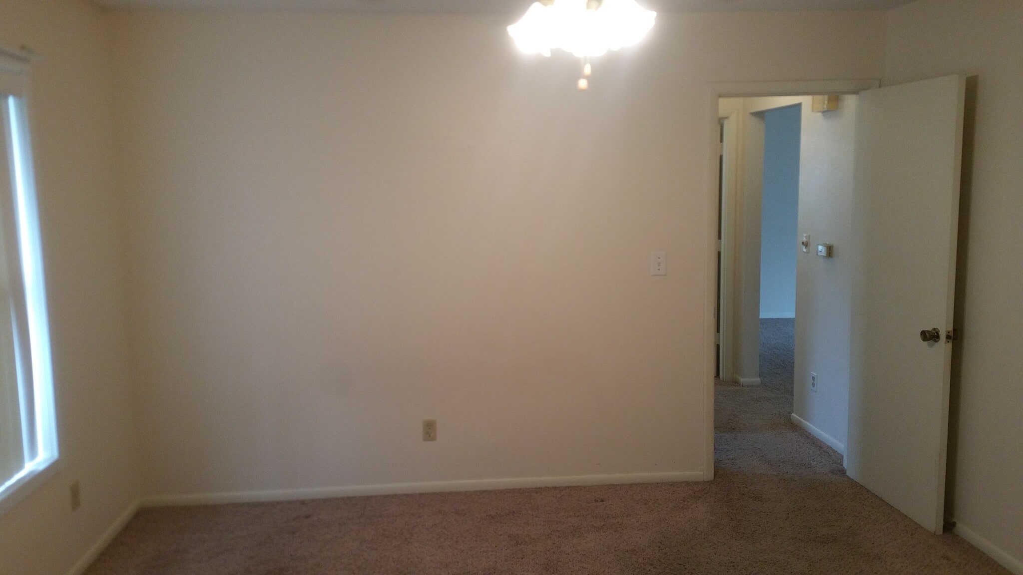 Building Photo - 915 Garfield Ave