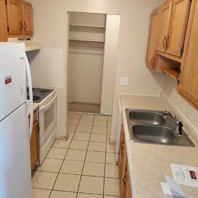 Building Photo - 8304 Zane Ave N