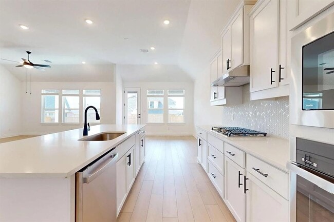 Building Photo - 1208 White Daisy Ln