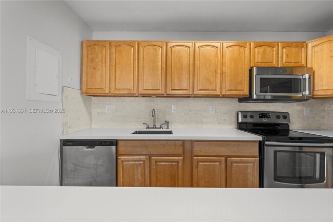 Building Photo - 455 S Pine Island Rd