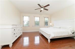 Building Photo - 820 Millbrae Ct