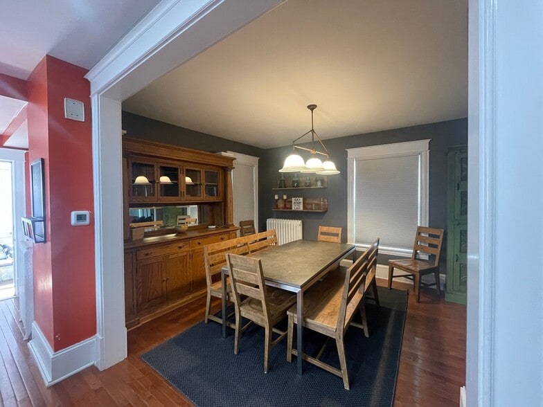 Building Photo - 4453 York Ave S