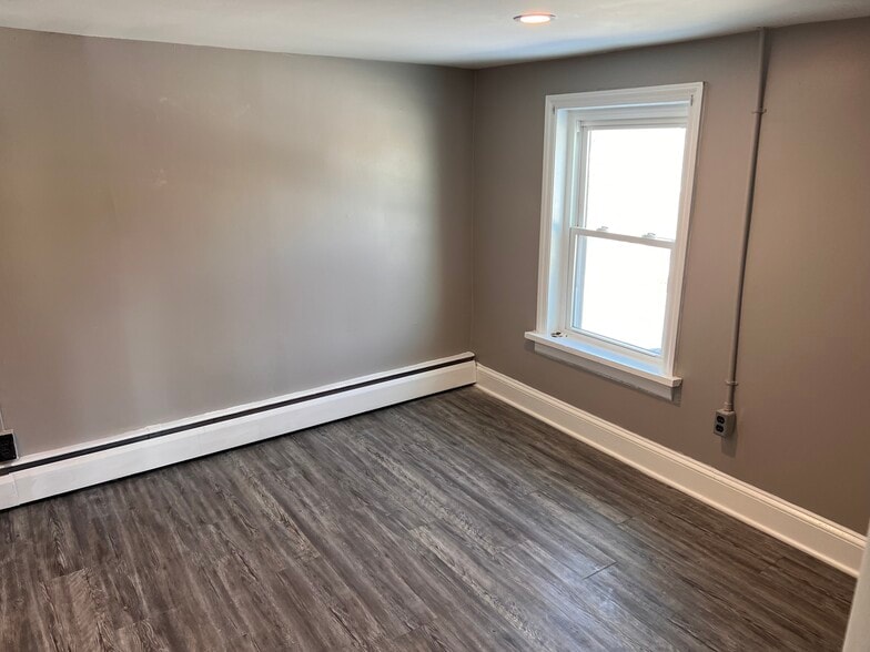 Upstairs bedroom 2 - 4855 Sandy Point Rd