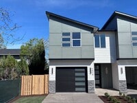 Building Photo - 3 Bedroom, 2.5 Bathroom New Build in Keizer!