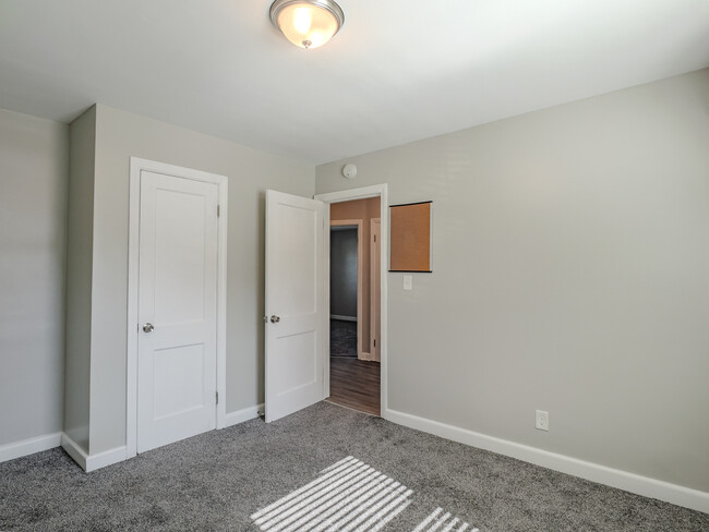 Building Photo - 1293 W Ocean View Ave