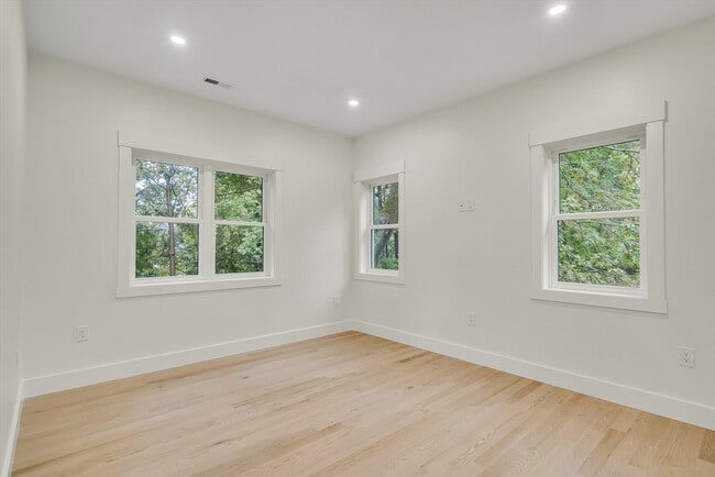 Building Photo - 22 Estabrook Rd