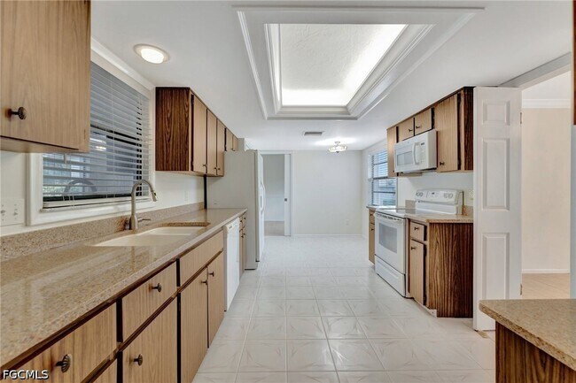 Building Photo - 1516 Sautern Dr SW