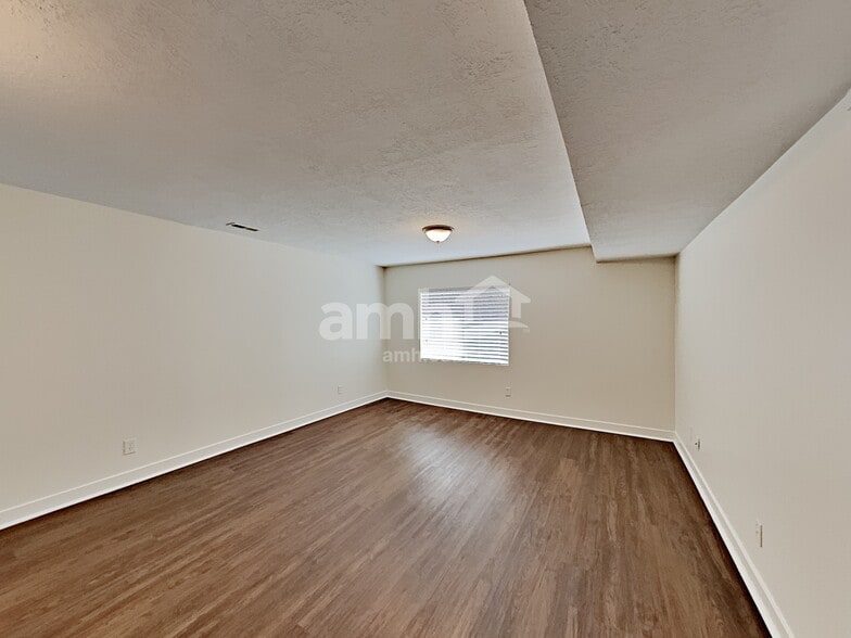 Building Photo - 3792 Tumwater W Dr