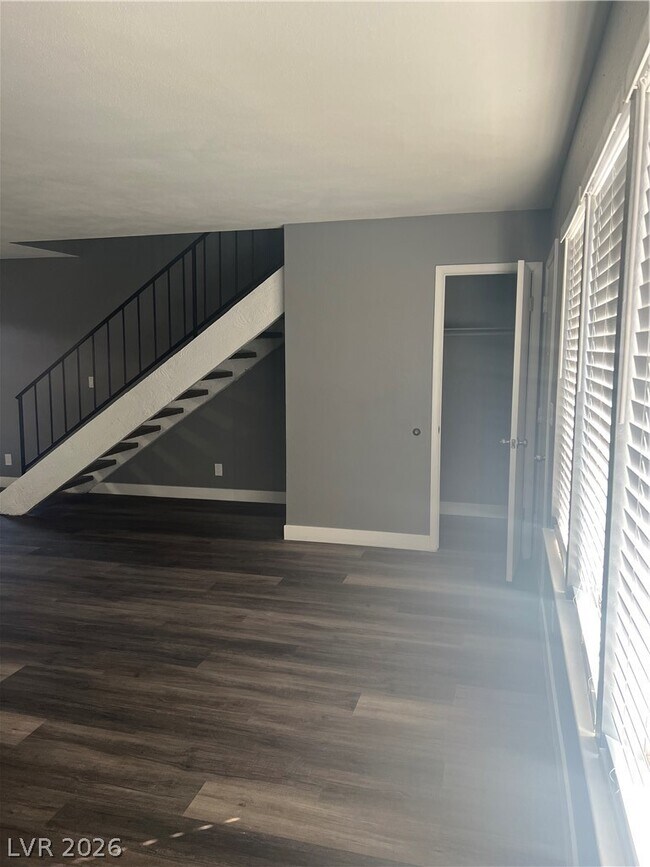 Building Photo - 3344 Medina Ct