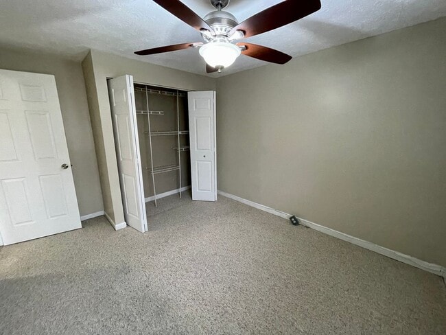 Building Photo - South Fayette - Spacious 3 Bedroom, 2.5 Bath Townhouse - Hunting Ridge Community
